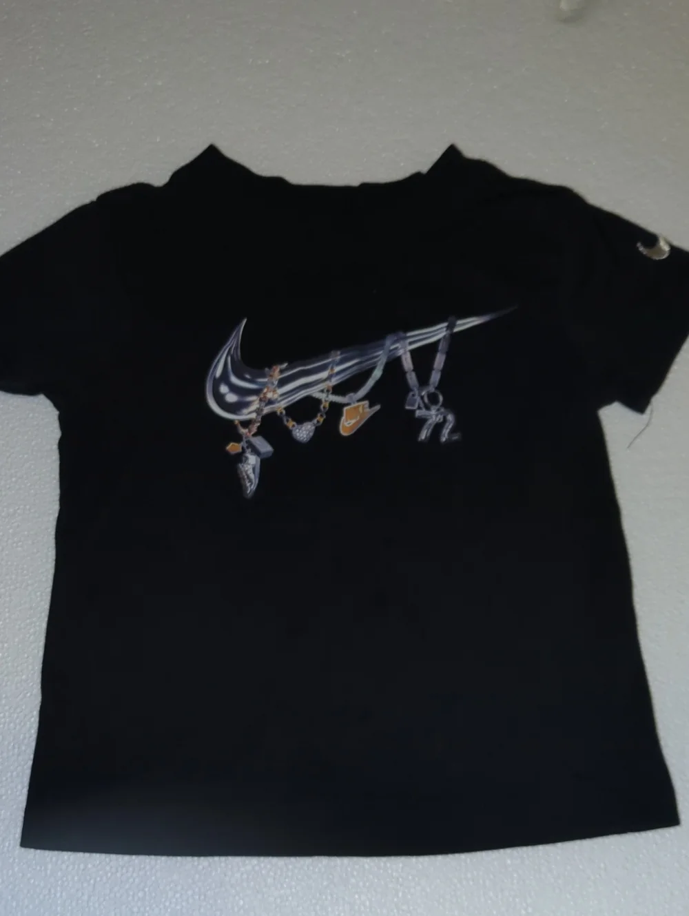 Nike Black Kids' Swoosh Graphic Tee with Charm Details 4-5 Yrs Old